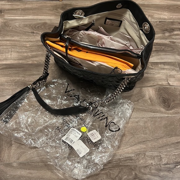 ❣️VALENTINO AUTH by Mario Valentino Luisa Satchel. - Picture 10 of 17